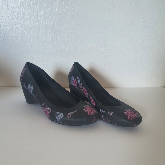 CROCS Shoes - Crocs Lina Floral Wedge Pumps Black Pink Purple Flowers Womens Size‎ 9 Slip On